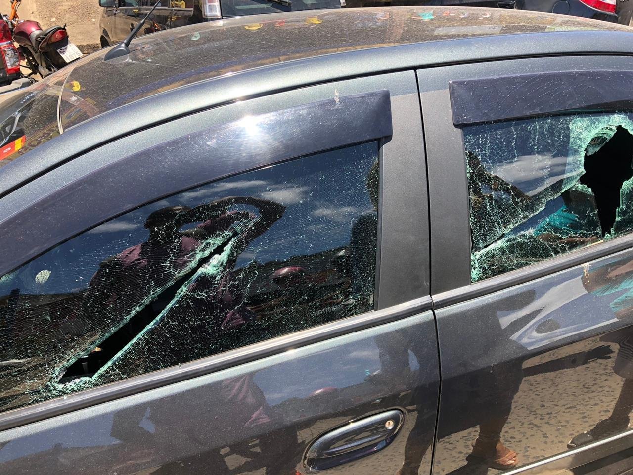 ILHÉUS: HOMEM SURTA NO MALHADO, QUEBRA CARROS E QUASE É LINCHADO POR POPULAÇÃO