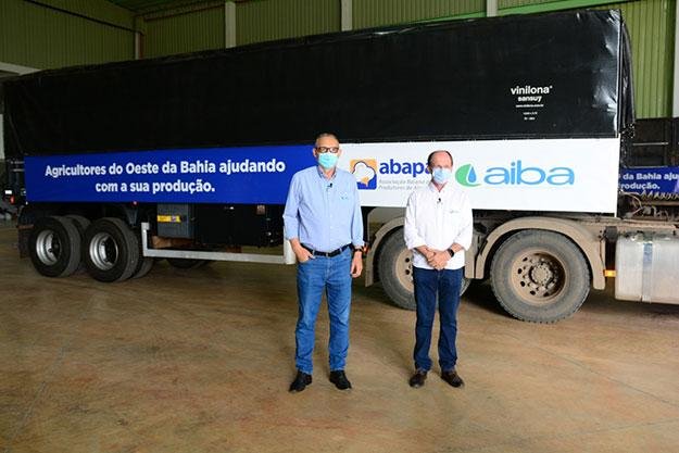 AGRICULTORES DO OeYste DOAM 60 TONELADAS DE ALIMENTOS PARA  VÍTIMAS DA CHUVA NO SUL DA BAHIA
