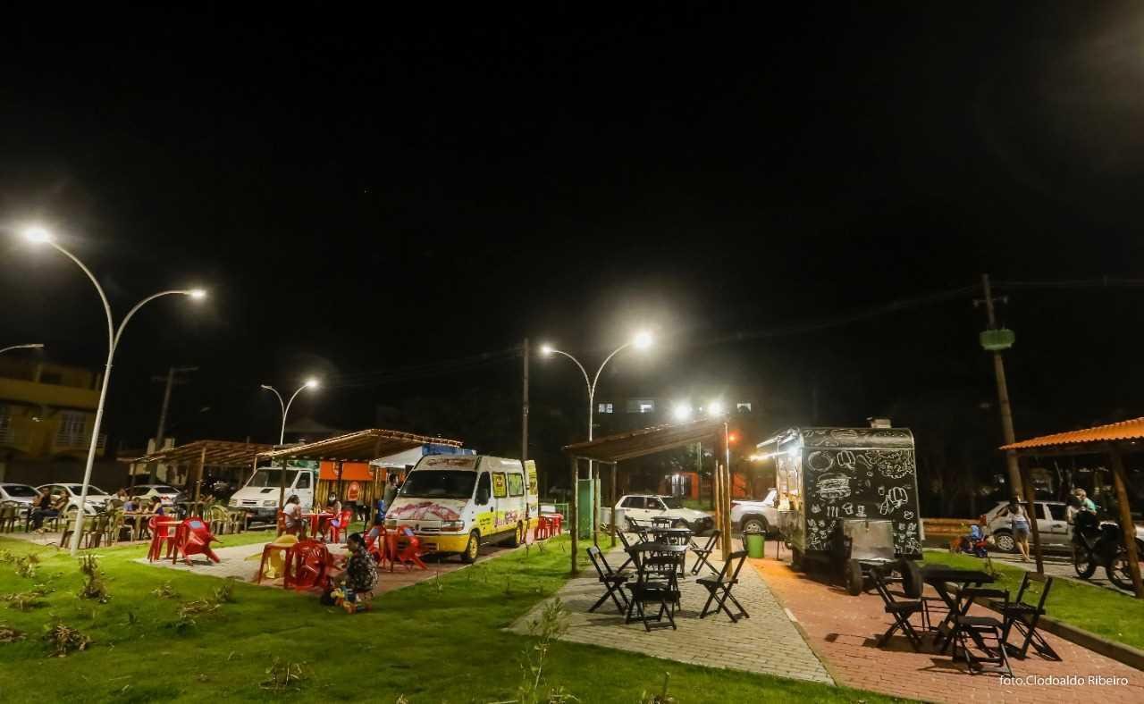 PREFEITURA DE ILHÉUS ASSINA RENOVAÇÃO DE PERMISSÃO DE USO PARA QUIOSQUES, FOOD TRUCKS E AFINS