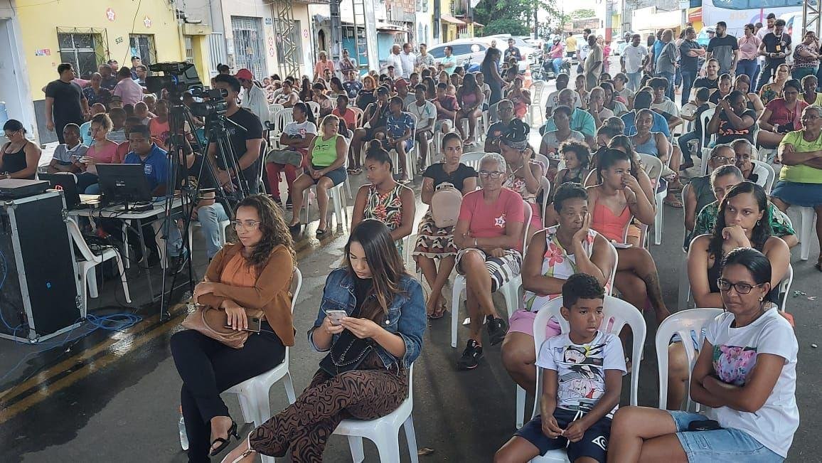 EM SESSÃO ITINERANTE, CÂMARA DE ILHÉUS SOLICITA MELHORIAS E CONSTRUÇÃO DE CRECHE PARA O BAIRRO DA CONQUISTA 