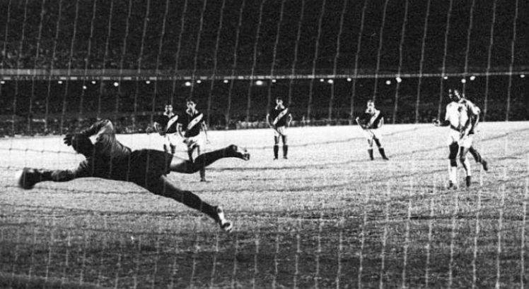 MORRE PELÉ, MAIOR JOGADOR DE TODOS OS TEMPOS 