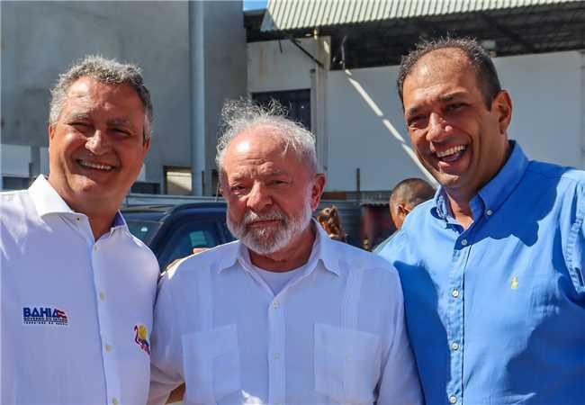 LULA DESEMBARCA EM ILHÉUS PARA VISITAR OBRAS DA FERROVIA OESTE-LESTE 
