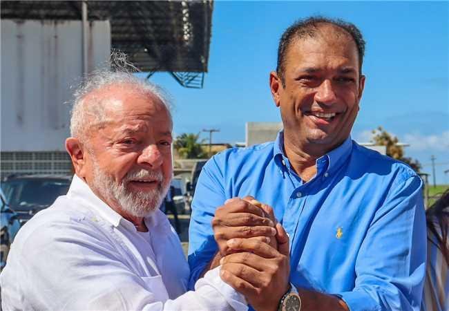 LULA DESEMBARCA EM ILHÉUS PARA VISITAR OBRAS DA FERROVIA OESTE-LESTE 