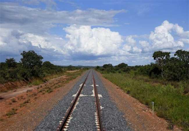 LULA DESEMBARCA EM ILHÉUS PARA VISITAR OBRAS DA FERROVIA OESTE-LESTE 