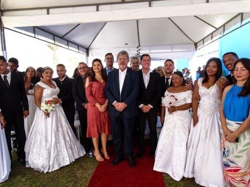 CONJUNTO PENAL DE ITABUNA REALIZA CASAMENTO COLETIVO; CASAL HOMOAFETIVO OFICIALIZA UNIÃO E FAZ HISTÓRIA 