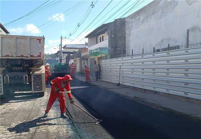 PREFEITURA DE ILHÉUS AVANÇA COM OBRAS NO ALTO DO SOCORRO E CONSTRUÇÃO DA ESCOLA DE TIBINA