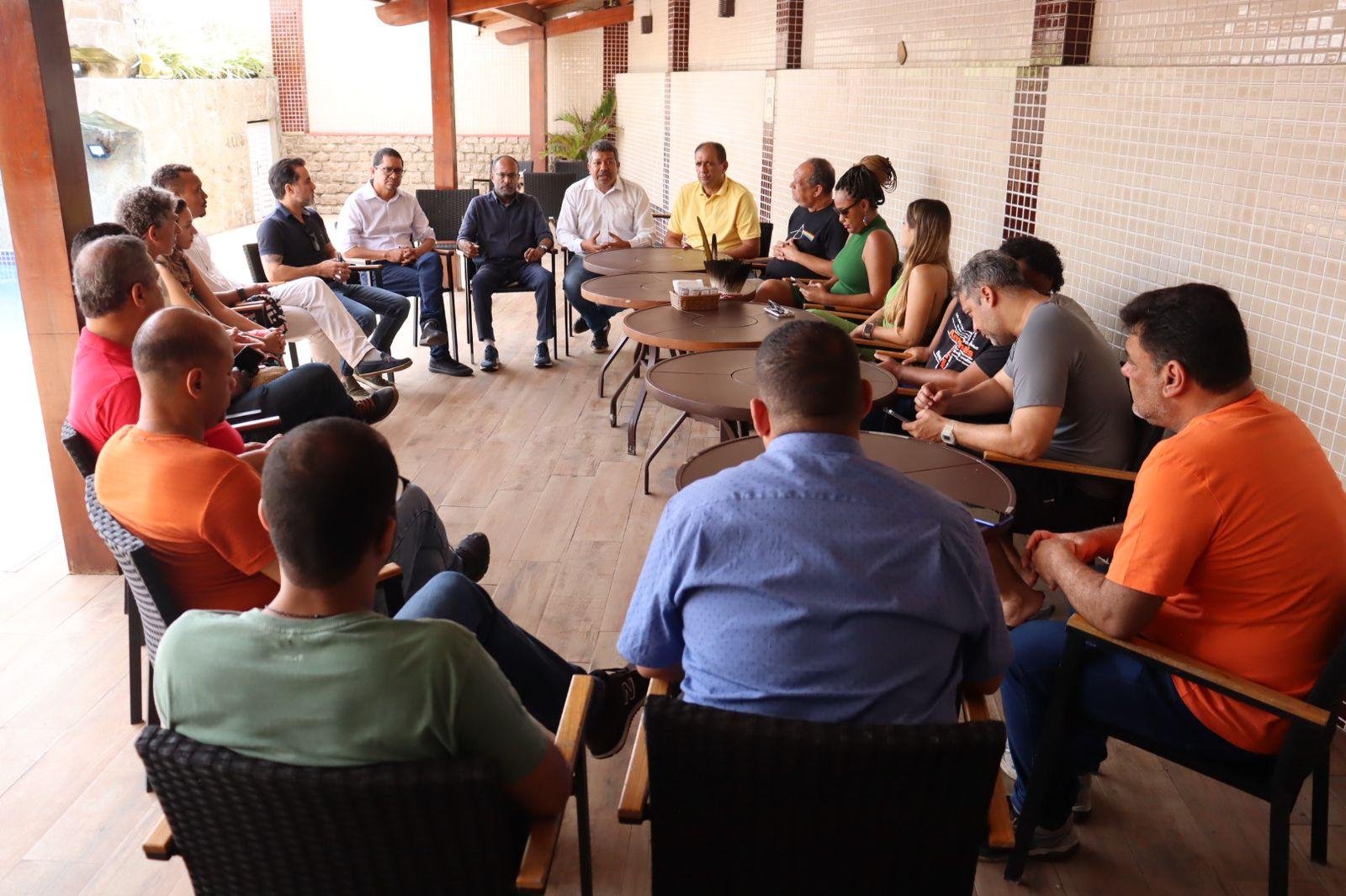 EM ILHÉUS, ALIANÇA ENTRE MARÃO, BEBETO E PCDOB AMPLIA BASE DE SUSTENTAÇÃO POLÍTICA DO GOVERNO DO ESTADO 