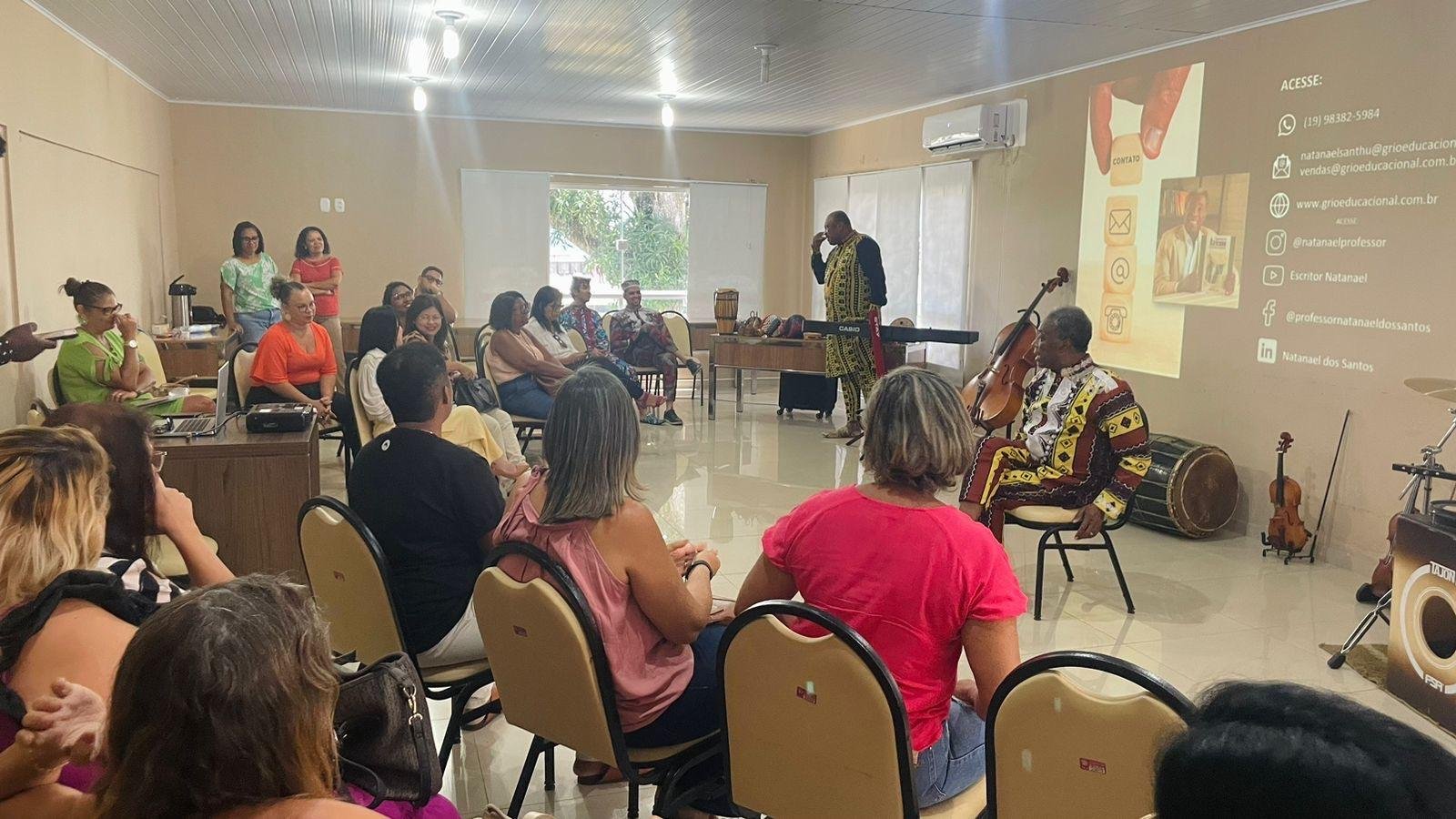 “TRAJETÓRIAS DO AFRICANO EM TERRITÓRIO BRASILEIRO” É TEMA DE PALESTRA PARA EQUIPE DA SEDUC