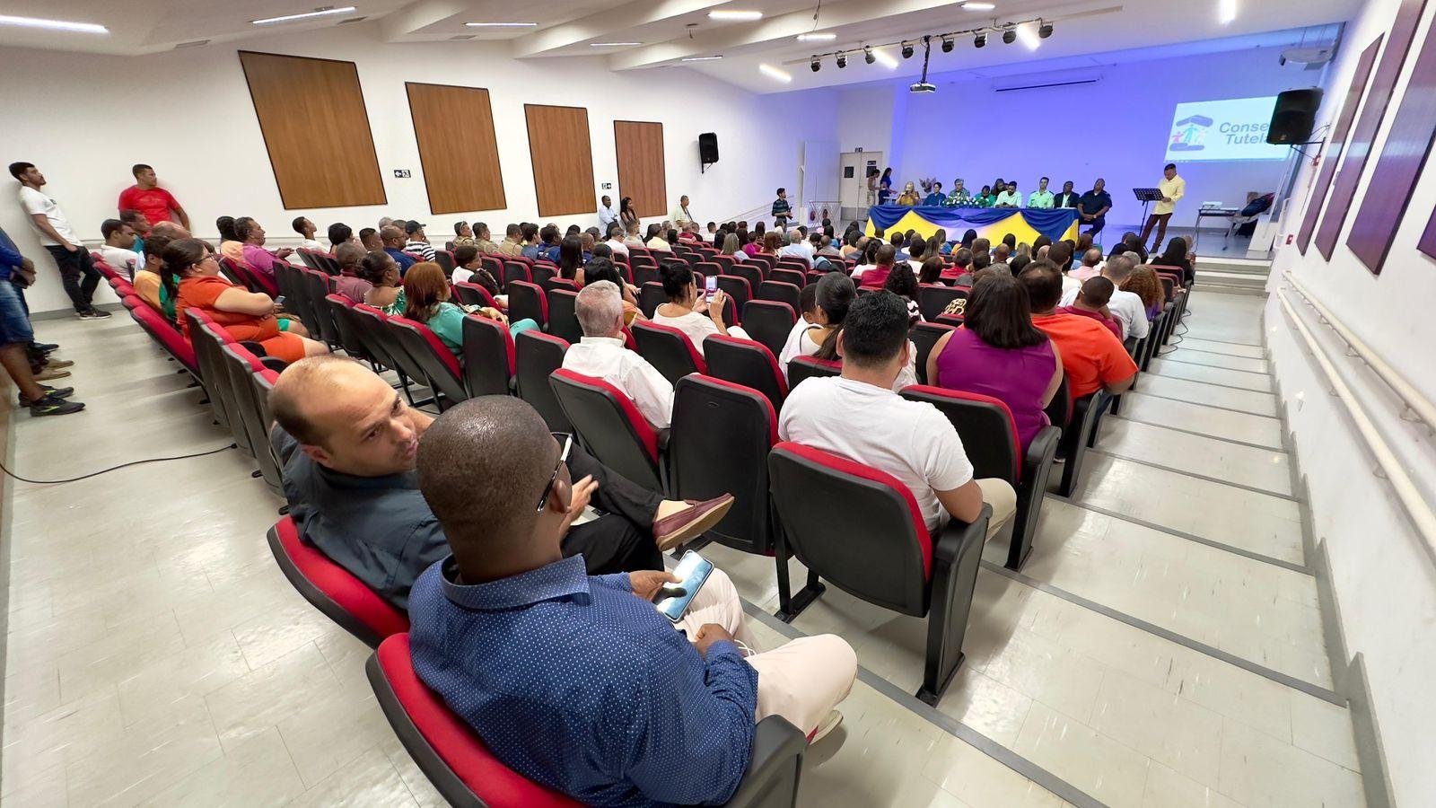 NOVOS CONSELHEIROS TUTELARES TOMAM POSSE EM ILHÉUS
