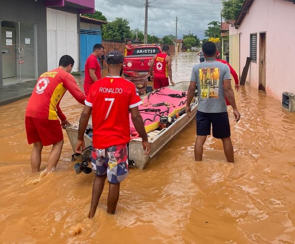 SALVADOR E CIDADES DO INTERIOR DA BAHIA REGISTRAM ALAGAMENTOS POR CAUSA DAS CHUVAS