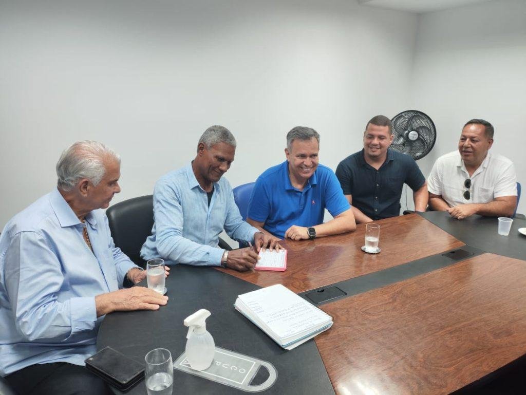 AUGUSTÃO OFICIALIZA FILIAÇÃO AO PDT PARA DISPUTAR PREFEITURA DE ILHÉUS