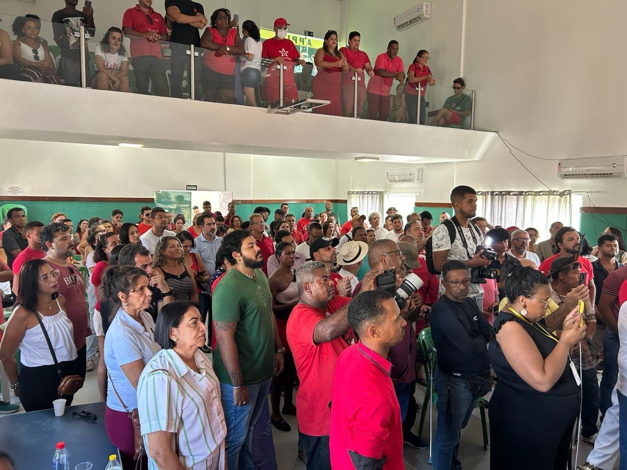 ADÉLIA PINHEIRO DESEMBARCA EM ILHÉUS E REALIZA CARREATA