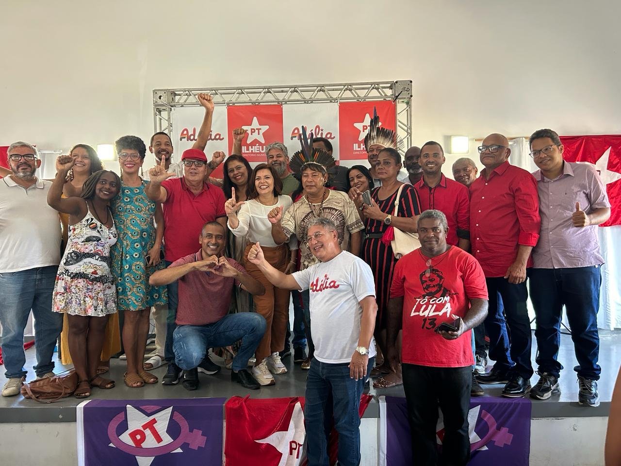 ADÉLIA PINHEIRO DESEMBARCA EM ILHÉUS E REALIZA CARREATA