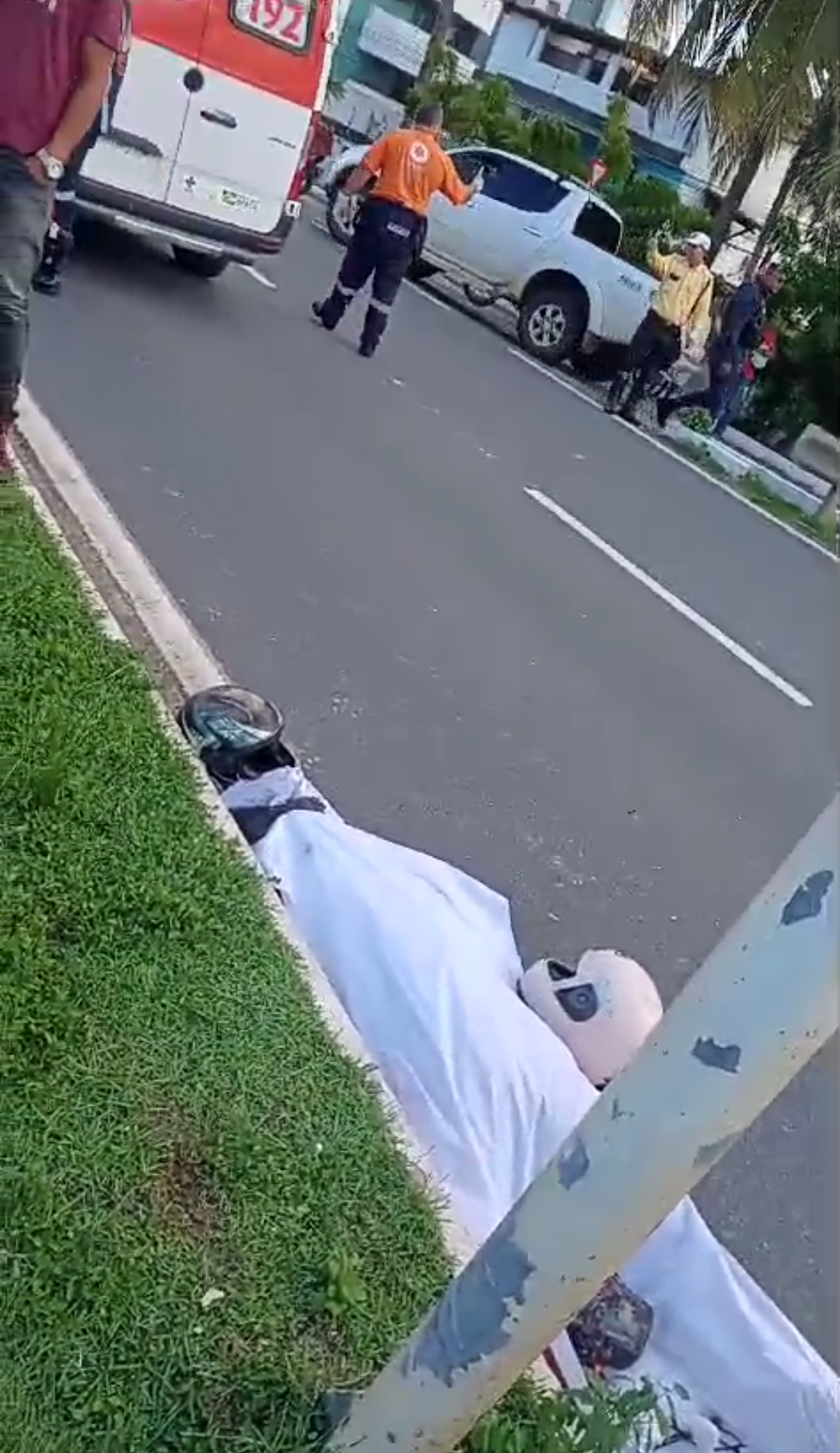 MOTOBOY MORRE APÓS BATER EM POSTE NA BA-001, ZONA SUL DE ILHÉUS