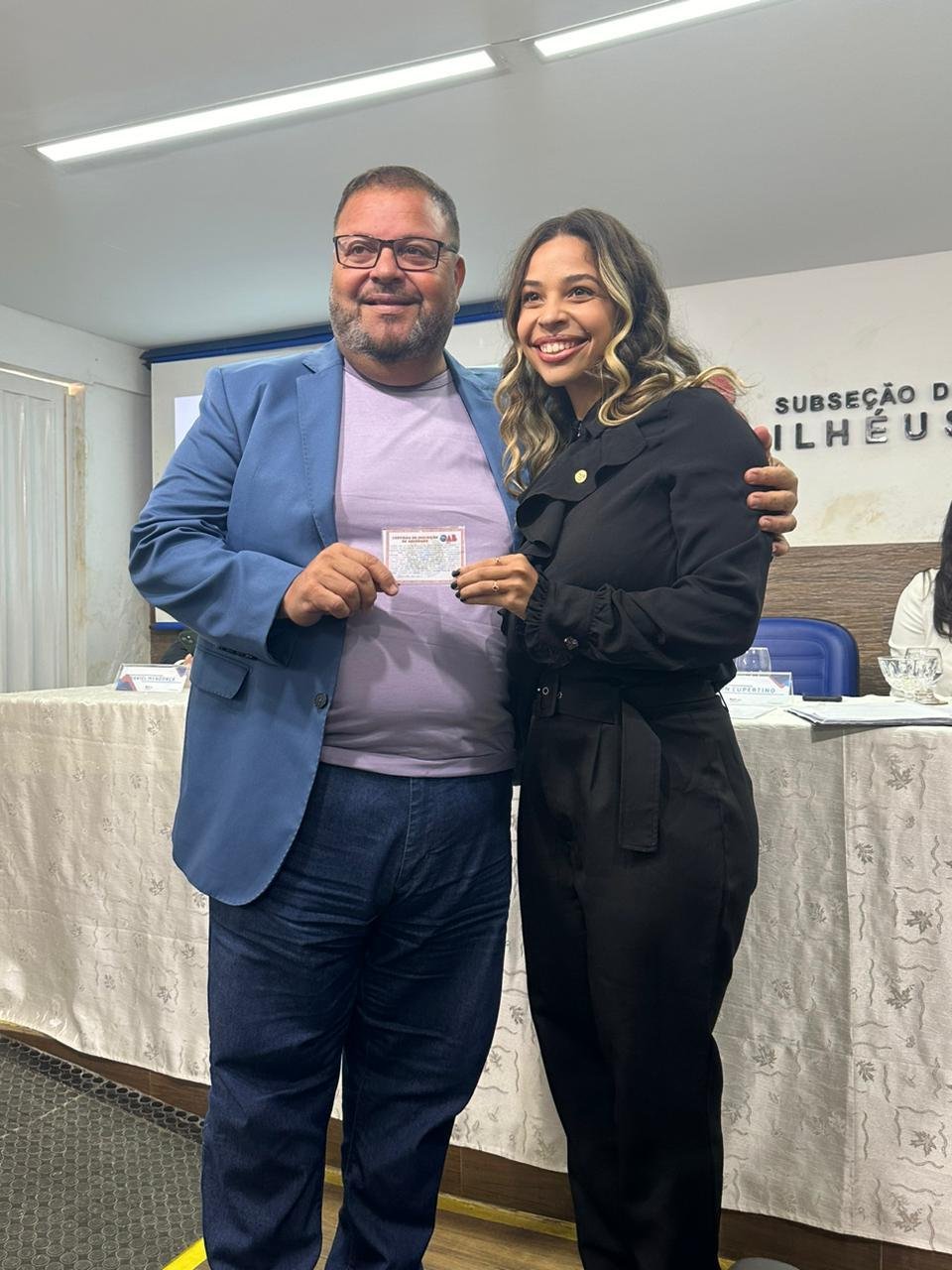 NOVOS ADVOGADOS RECEBEM CARTEIRA DA OAB EM ILHÉUS