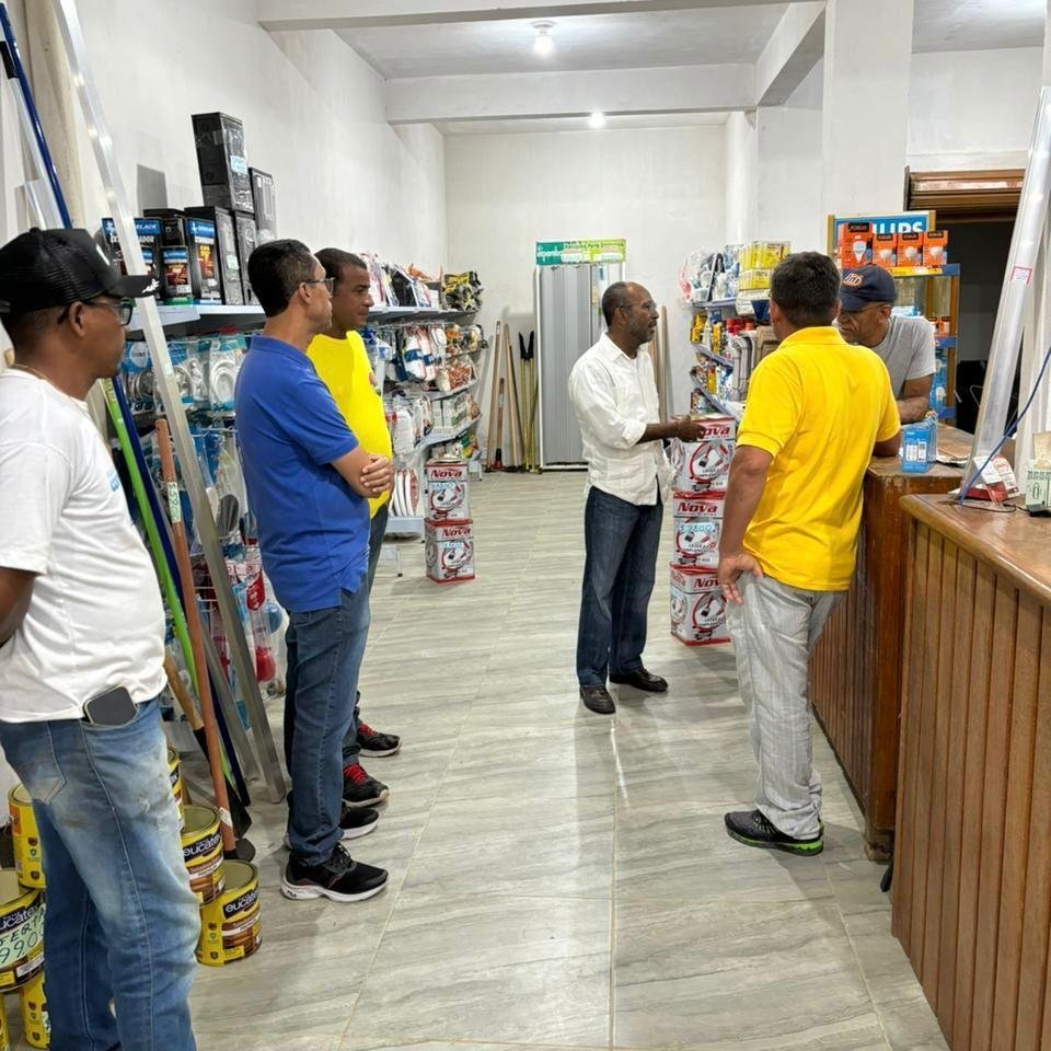 BEBETO VISITÁ O BAIRRO DE NOSSA SENHORA DA VITÓRIA PARA OUVIR COMERCIANTES DA REGIÃO