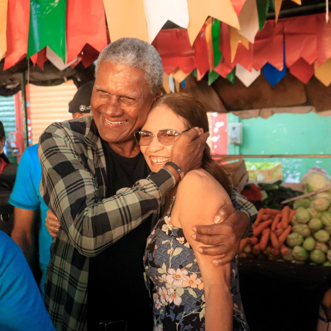 EM VISITA À CENTRAL DE ABASTECIMENTO DO MALHADO, AUGUSTÃO DEFENDE MAIS INVESTIMENTOS PARA AS FEIRAS