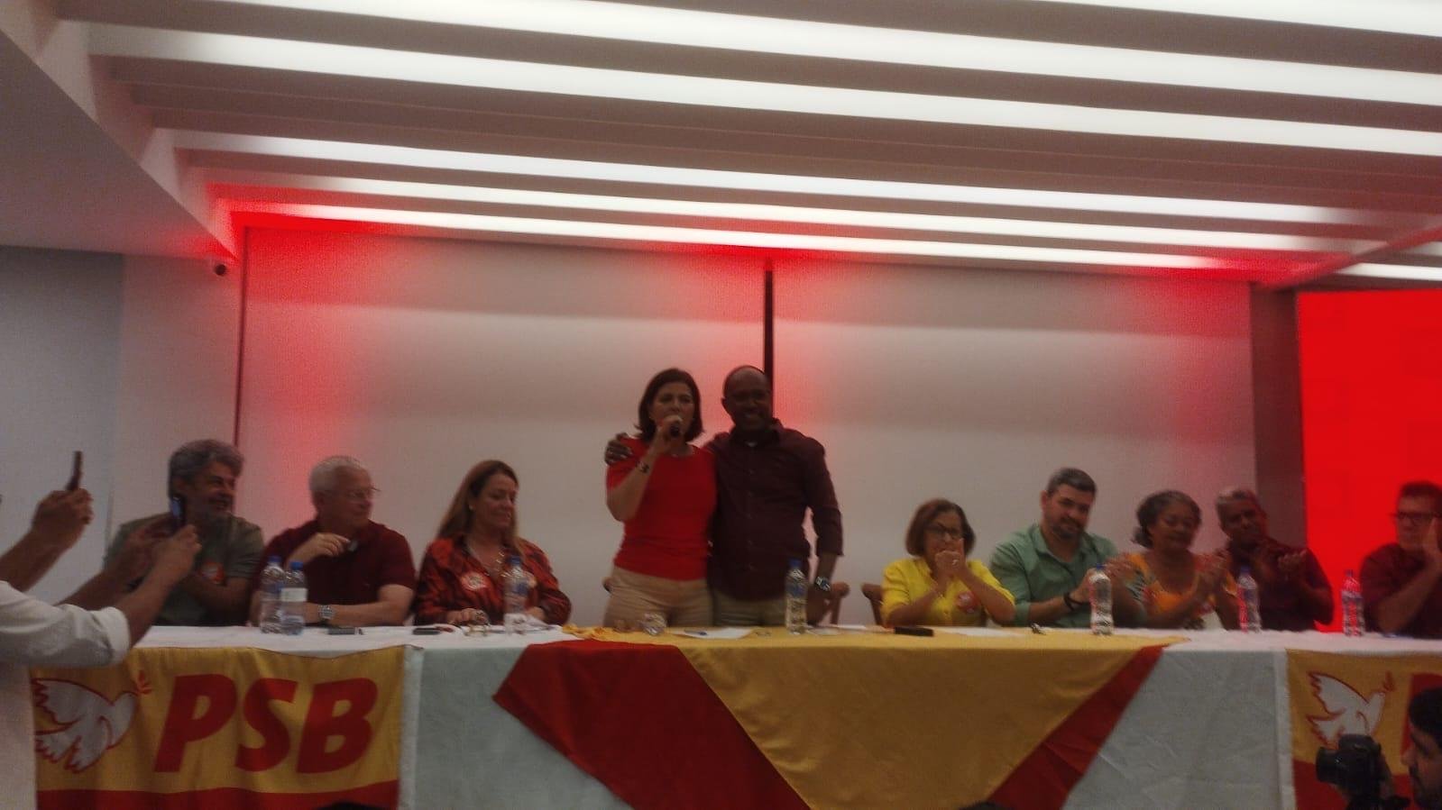 ILHÉUS ELEIÇÕES 2024:BEBETO DESISTE E DECLARA APOIO À ADÉLIA