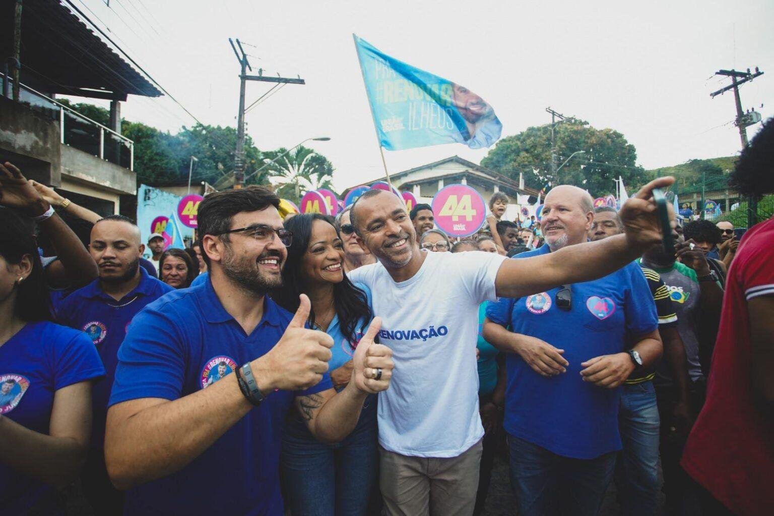 VALDERICO JÚNIOR E WANESSA GEDEON LANÇAM CAMPANHA COM CAMINHADA EM ILHÉUS