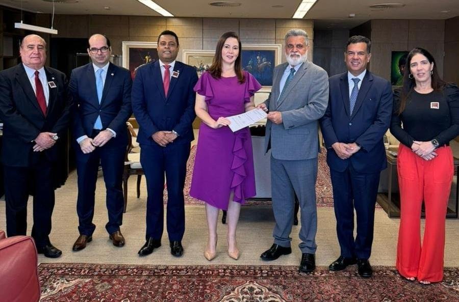 OAB DE ILHÉUS SE REÚNE COM PRESIDENTE DO TST E DISCUTE EXTINÇÃO DA TERCEIRA VARA DO MUNICÍPIO