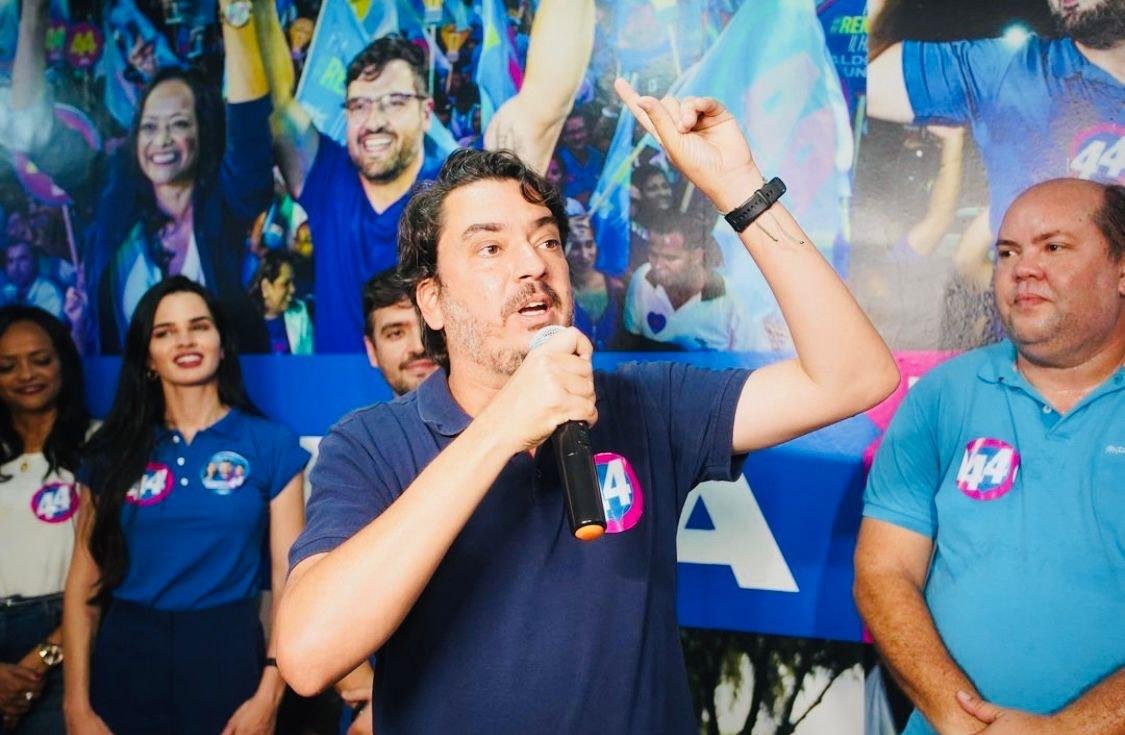 VALDERICO E WANESSA INAUGURAM COMITÊ COM A PRESENÇA DE JABES RIBEIRO EM ILHÉUS 