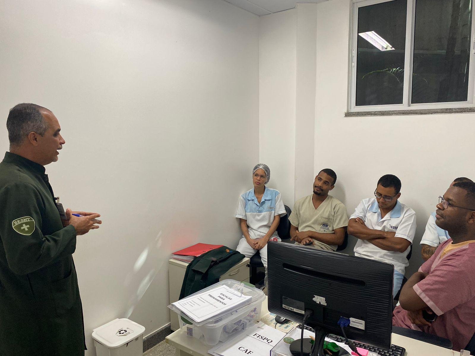 HOSPITAL REGIONAL COSTA DO CACAU INTENSIFICA TREINAMENTOS PARA GARANTIR SEGURANÇA AOS TRABALHADORES