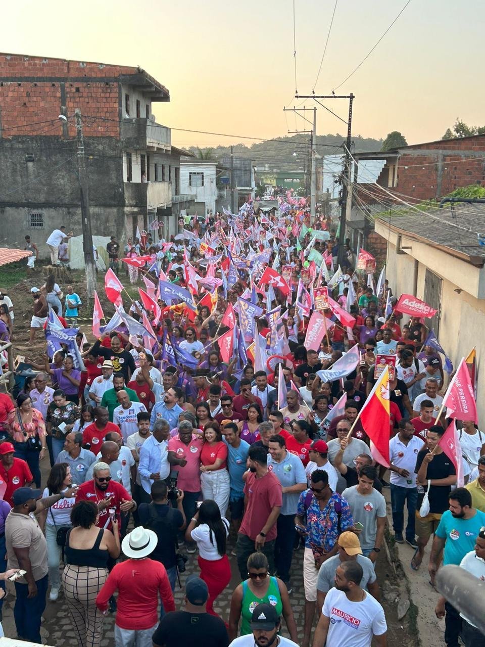 ADÉLIA FAZ GRANDE CAMINHADA NO NOSSA SENHORA DA VITÓRIA EM ILHÉUS ADÉLIA FAZ GRANDE CAMINHADA NO NOSSA SENHORA DA VITÓRIA EM ILHÉUS