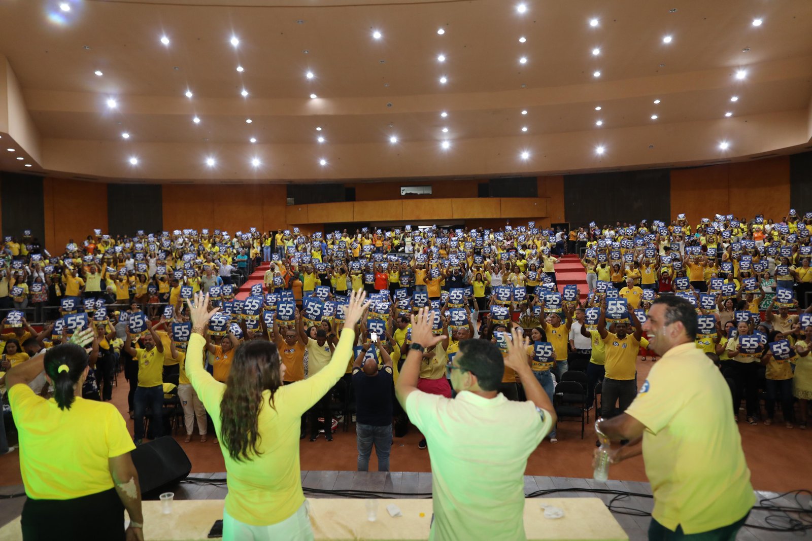 BENTO LIMA MOBILIZA MILHARES DE APOIADORES E FORTALECE CANDIDATURA À PREFEITURA DE ILHÉUS