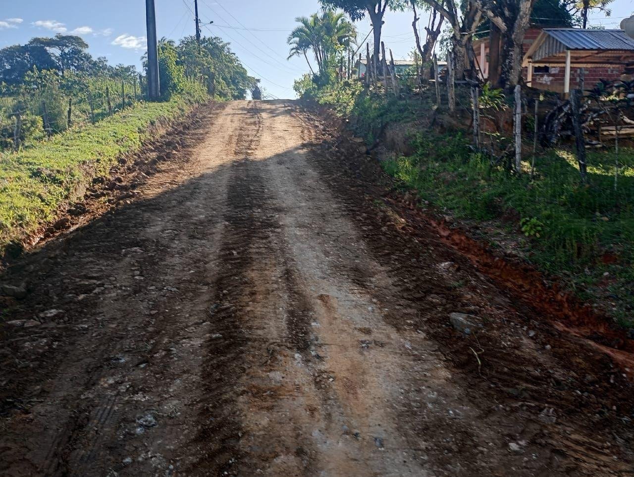 PREFEITURA DE ILHÉUS TRABALHA NA RECUPERAÇÃO DAS ESTRADAS VICINAIS