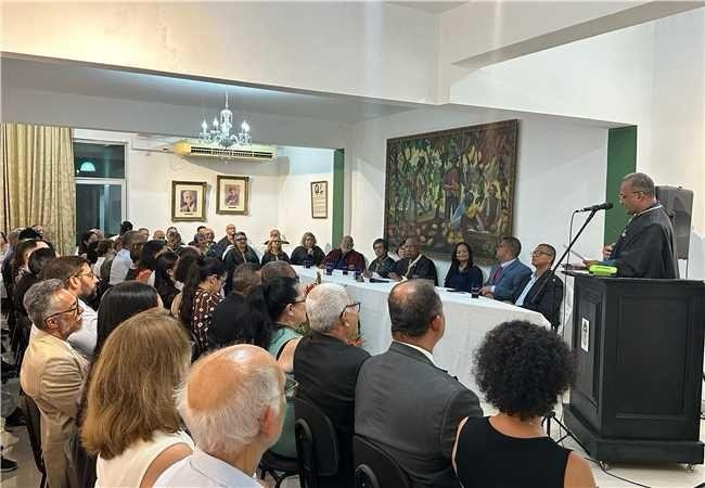 ACADEMIA DE LETRAS DE ILHÉUS ABRE ANO ACADÊMICO