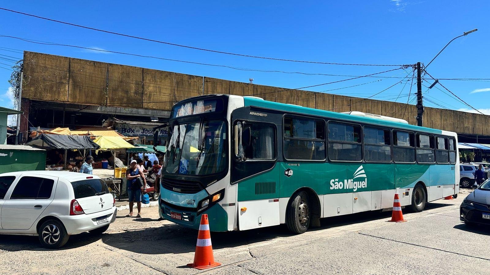 SUTRAM INTENSIFICA FISCALIZAÇÃO E RETIRA ÔNIBUS IRREGULARES DE CIRCULAÇÃO EM ILHÉUS