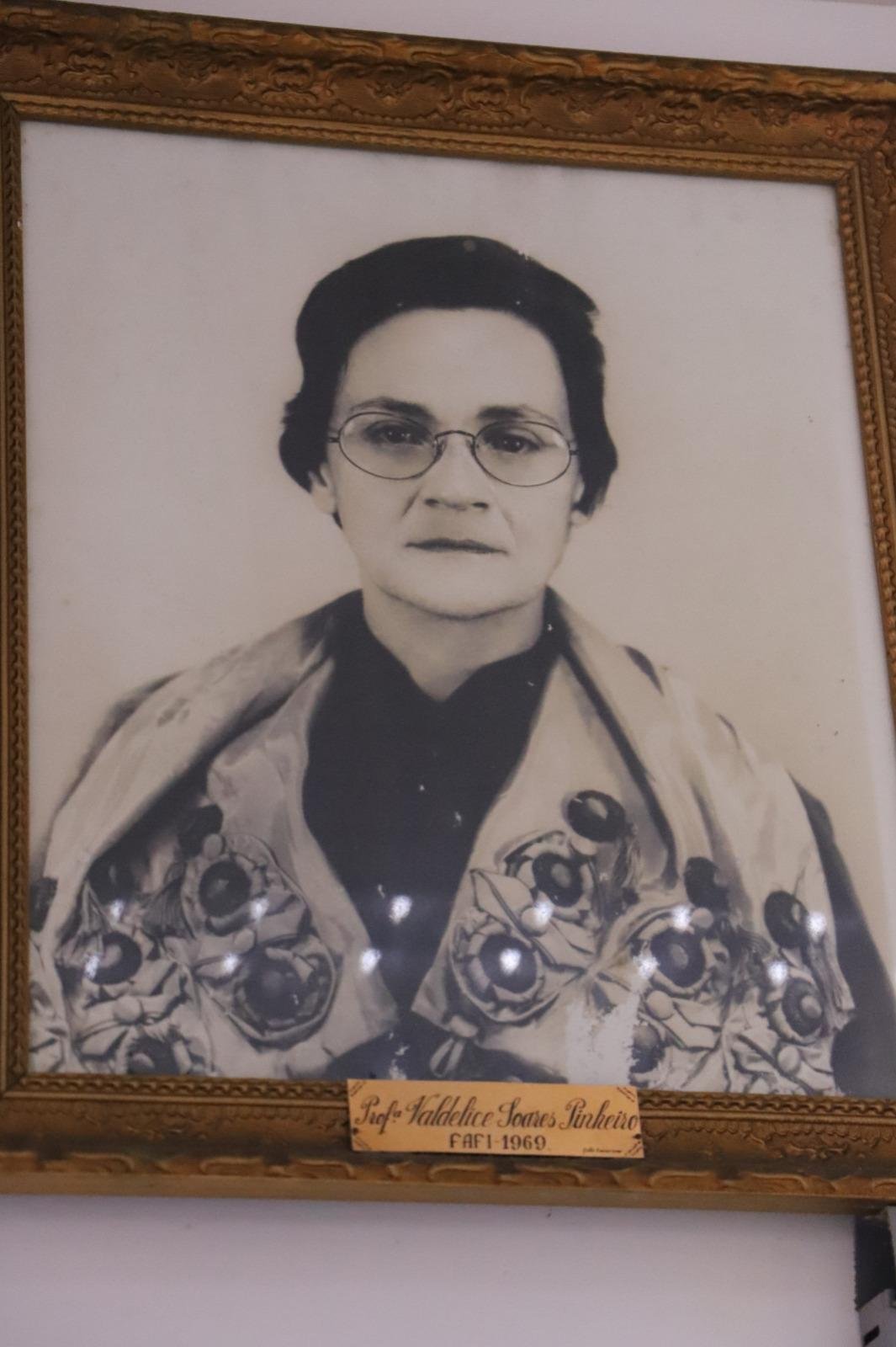 UESC PODE HOMENAGEAR PIONEIRA DA EDUCAÇÃO E CORRIGIR AUSÊNCIA DE NOMES FEMININOS EM SEUS ESPAÇOS