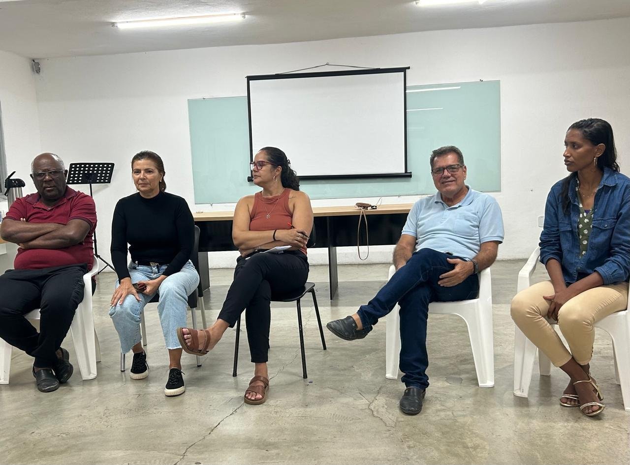 CANDIDATA À PRESIDÊNCIA DO PT DE ILHÉUS, JORNALISTA CAMILE MALTEZ SE REÚNE COM LIDERANÇAS DO PARTIDO