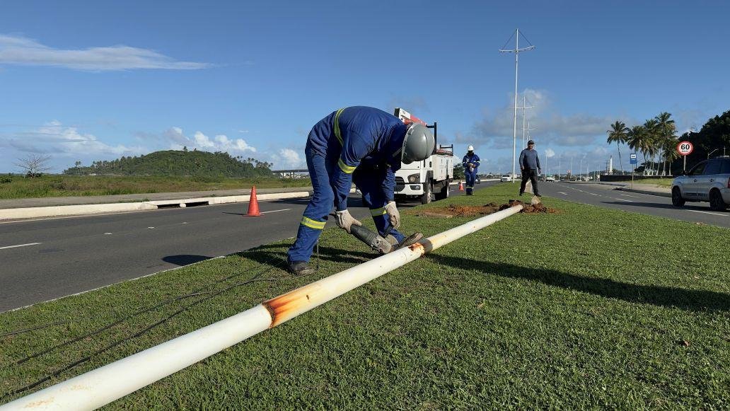 TROCA DE POSTES SERÁ REALIZADA NESTA TERÇA-FEIRA, 27, NO ENTORNO DA PONTE JORGE AMADO