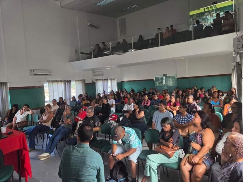PROFESSORES DE ILHÉUS REJEITAM PROPOSTA DO GOVERNO