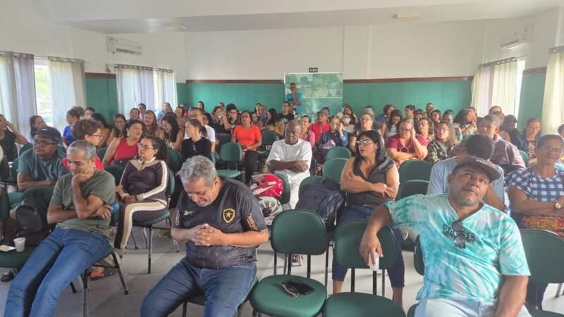 PROFESSORES DE ILHÉUS REJEITAM PROPOSTA DO GOVERNO
