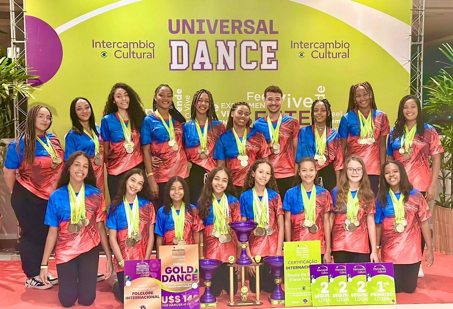 STUDIO E BRILHA NO UNIVERSAL DANCE EM FLORIANÓPOLIS E GARANTE VAGAS PARA CAMPEONATOS INTERNACIONAIS