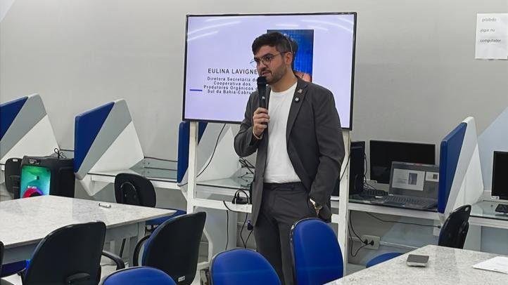ENCONTRO TÉCNICO SOBRE COOPERATIVISMO REÚNE LIDERANÇAS REGIONAIS NA FACULDADE DE ILHÉUS