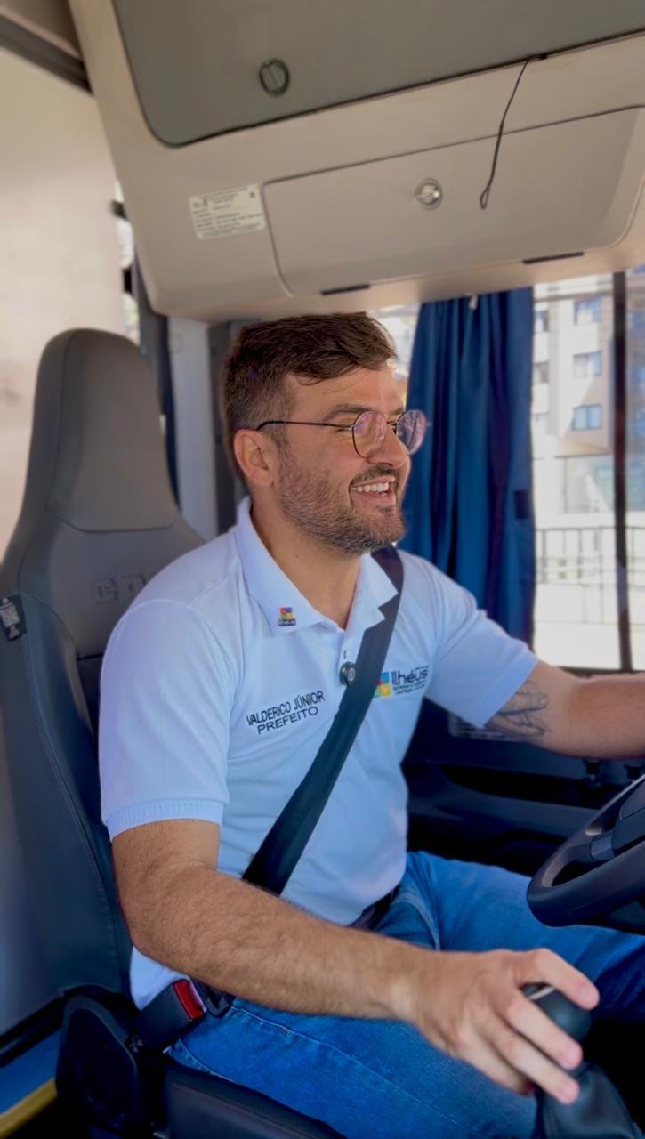 VALDERICO JÚNIOR DÁ PARTIDA EM NOVA FASE DO TRANSPORTE PÚBLICO COM ÔNIBUS DA ATLÂNTICO