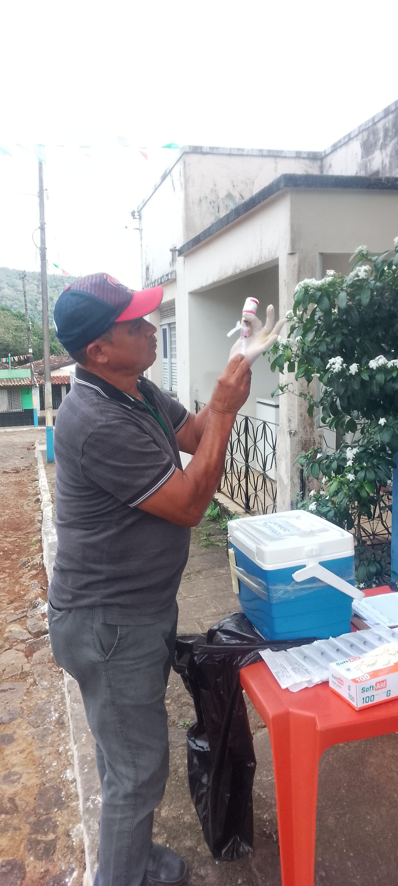 ILHÉUS INICIA CAMPANHA DE VACINAÇÃO ANTIRRÁBICA 2025 PARA CÃES E GATOS