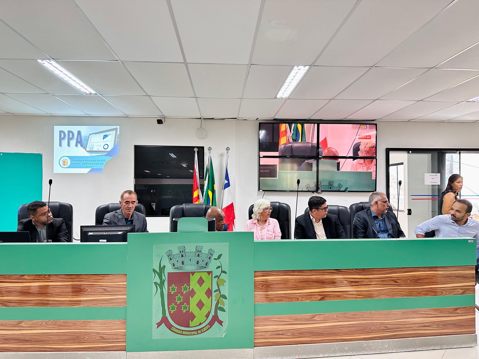 ILHÉUS DISCUTE PLANO PLURIANUAL EM AUDIÊNCIA PÚBLICA COM SECRETÁRIOS E POPULAÇÃO ILHÉUS DISCUTE PLANO PLURIANUAL EM AUDIÊNCIA PÚBLICA COM SECRETÁRIOS E POPULAÇÃO