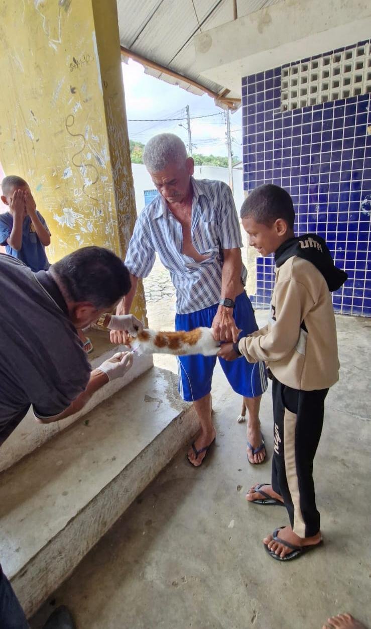 VACINAÇÃO ANTIRRÁBICA É INTENSIFICADA EM BAIRROS E NA ZONA RURAL DE ILHÉUS
