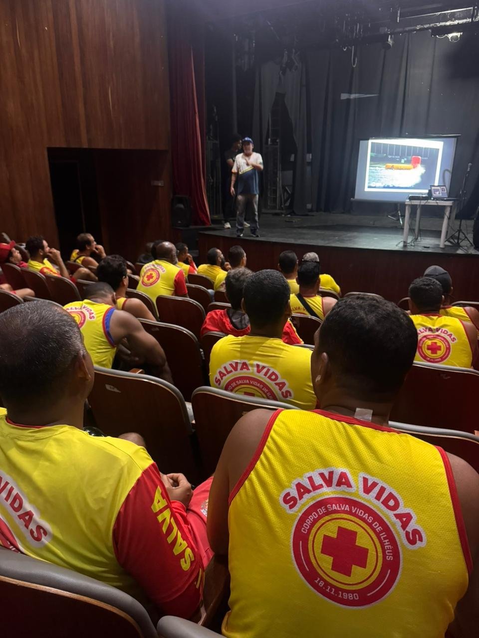 ILHÉUS REALIZA TREINAMENTO DE SEGURANÇA PARA SALVA-VIDAS E AGENTES ANTES DO CAMPEONATO BRASILEIRO DE TRIATHLON