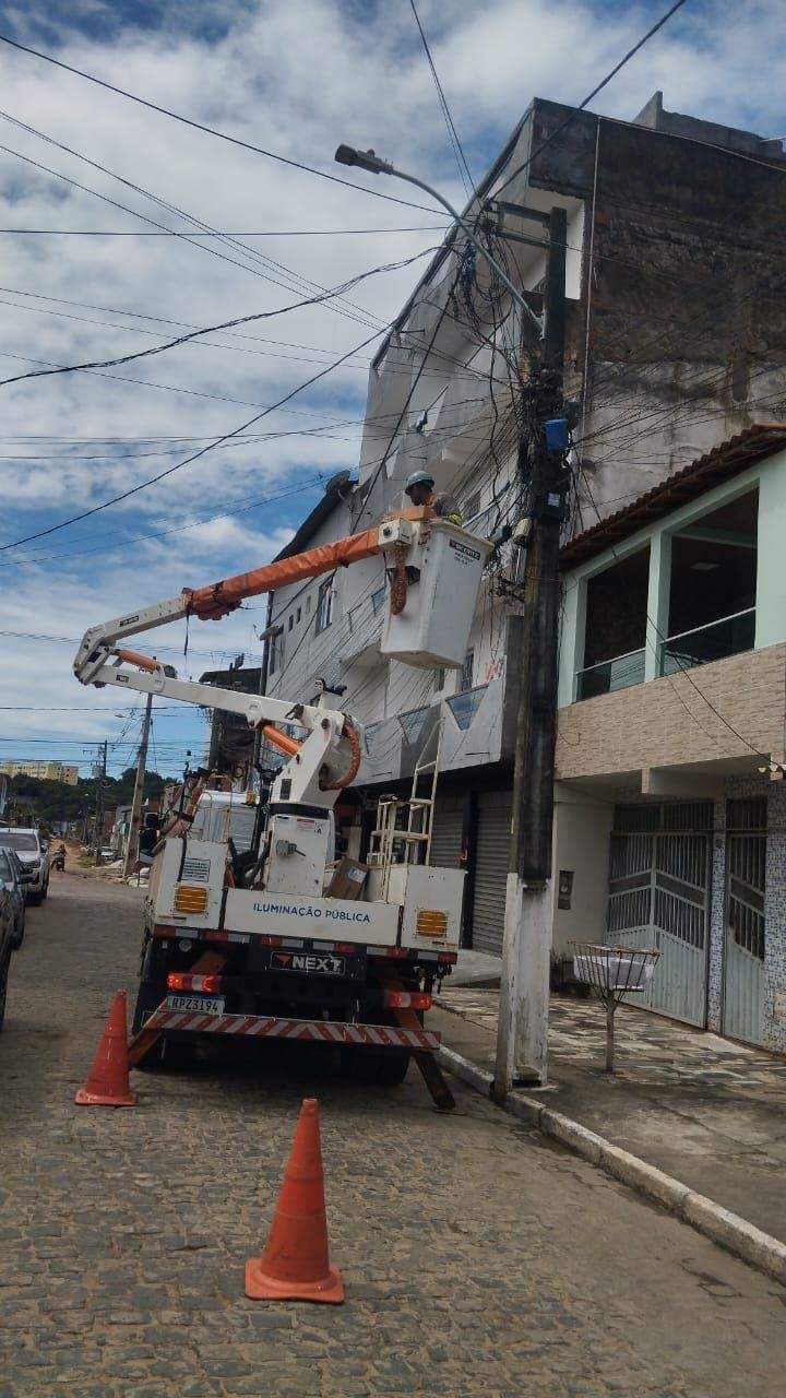 ILUMINAÇÃO EM LED É AMPLIADA EM BAIRROS E DISTRITOS DE ILHÉUS ILUMINAÇÃO EM LED É AMPLIADA EM BAIRROS E DISTRITOS DE ILHÉUS
