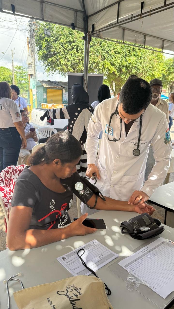 MUTIRÃO DE LIMPEZA MOBILIZA MORADORES DO ILHÉUS II NO COMBATE À DENGUE MUTIRÃO DE LIMPEZA MOBILIZA MORADORES DO ILHÉUS II NO COMBATE À DENGUE