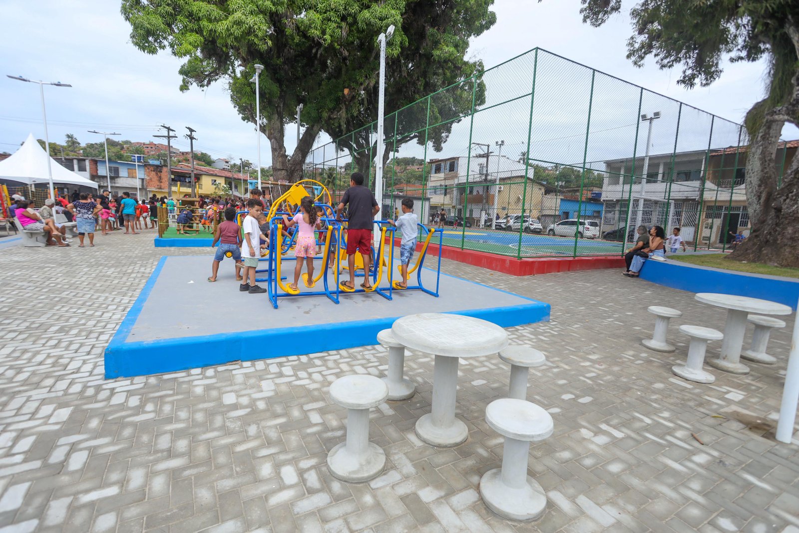 PRAÇA DA MANGUEIRA É REVITALIZADA NO BAIRRO NELSON COSTA EM ILHÉUS