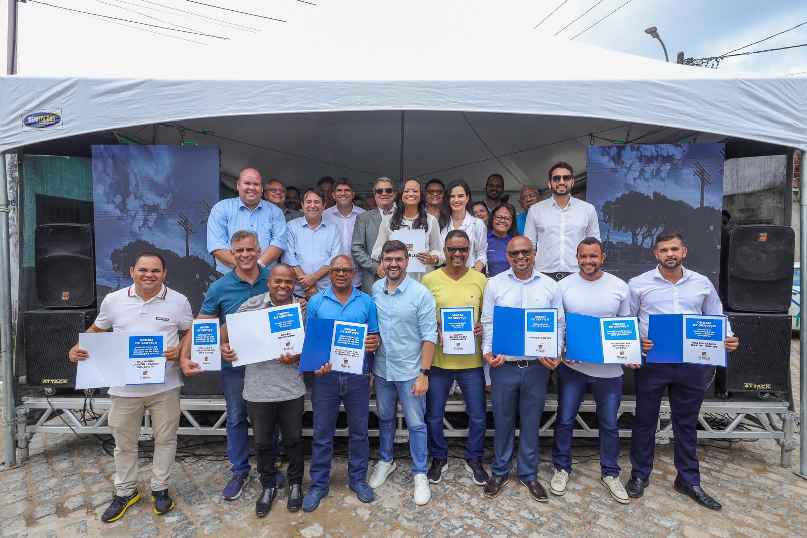 PREFEITURA DE ILHÉUS ANUNCIA NOVE ORDENS DE SERVIÇO DURANTE INAUGURAÇÃO DA PRAÇA DA MANGUEIRA