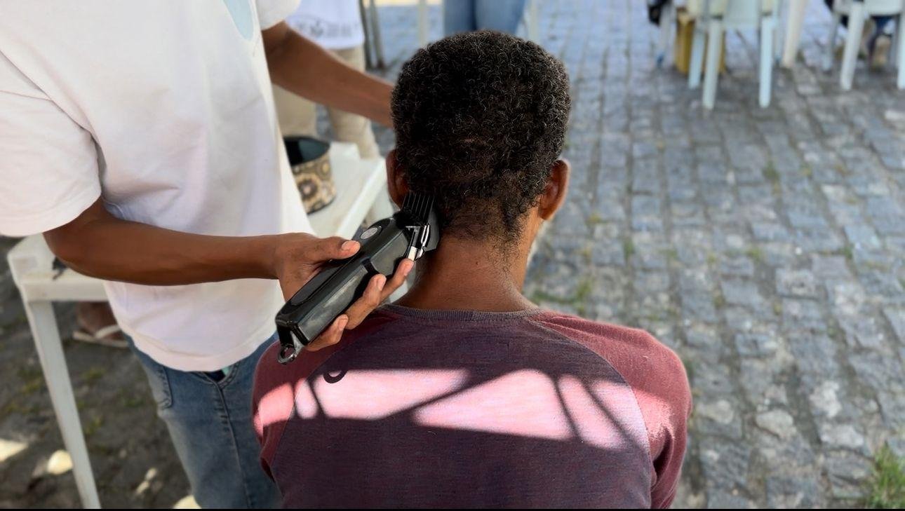 PREFEITURA DE ILHÉUS PROMOVEU MUTIRÃO DE SERVIÇOS PARA POPULAÇÃO EM SITUAÇÃO DE RUA PREFEITURA DE ILHÉUS PROMOVEU MUTIRÃO DE SERVIÇOS PARA POPULAÇÃO EM SITUAÇÃO DE RUA