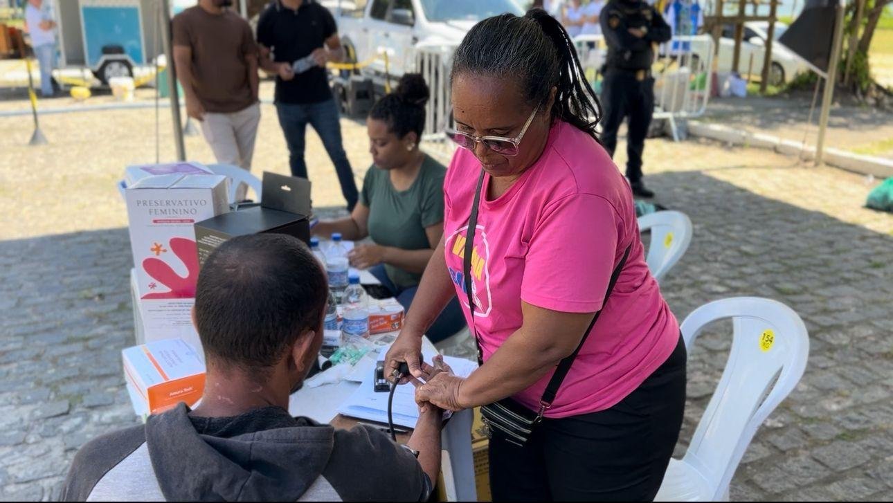 PREFEITURA DE ILHÉUS PROMOVEU MUTIRÃO DE SERVIÇOS PARA POPULAÇÃO EM SITUAÇÃO DE RUA PREFEITURA DE ILHÉUS PROMOVEU MUTIRÃO DE SERVIÇOS PARA POPULAÇÃO EM SITUAÇÃO DE RUA