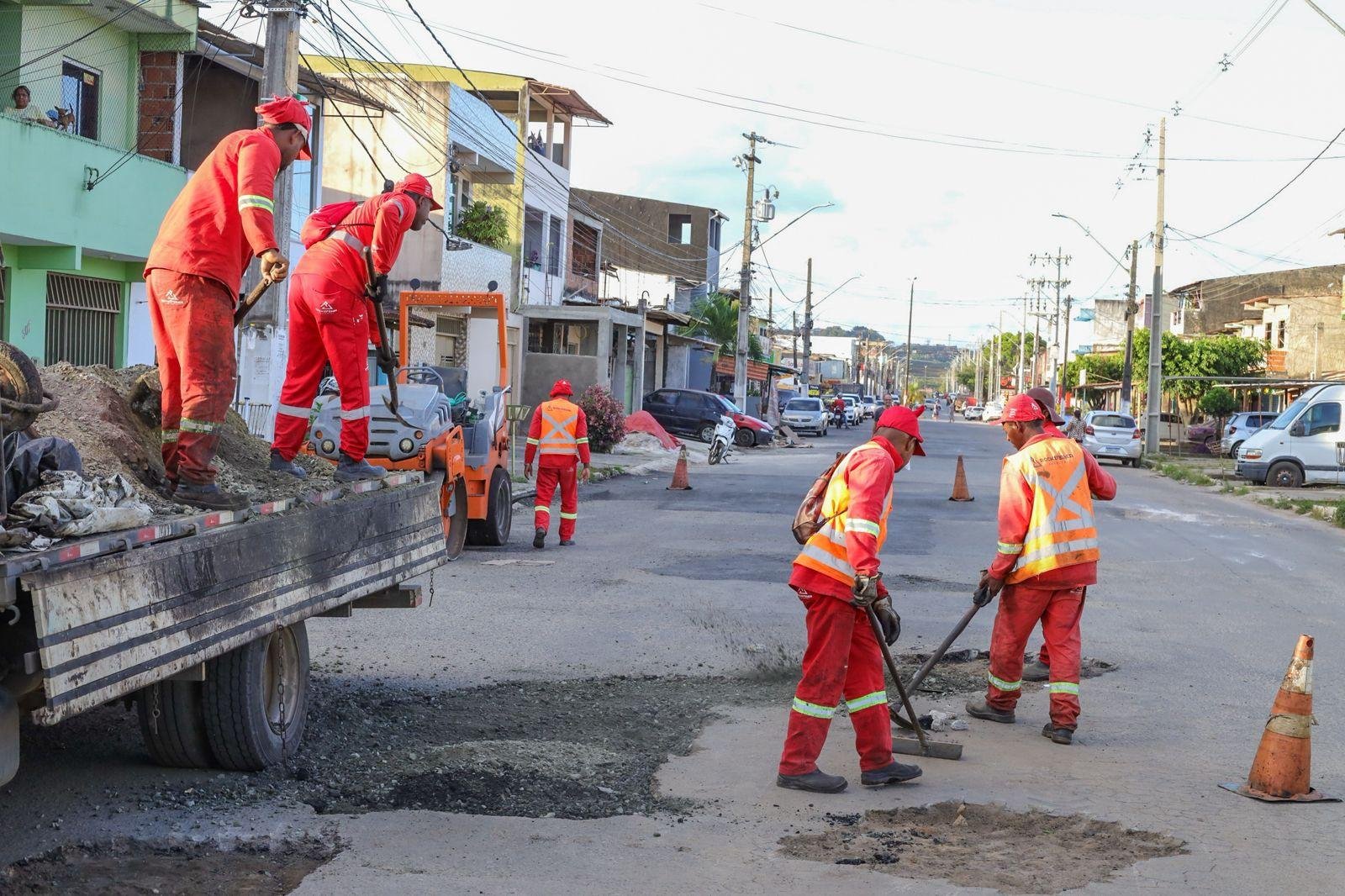 OPERAÇÃO TAPA BURACOS É REALIZADA NO BAIRRO TEOTÔNIO VILELA EM ILHÉUS OPERAÇÃO TAPA BURACOS É REALIZADA NO BAIRRO TEOTÔNIO VILELA EM ILHÉUS